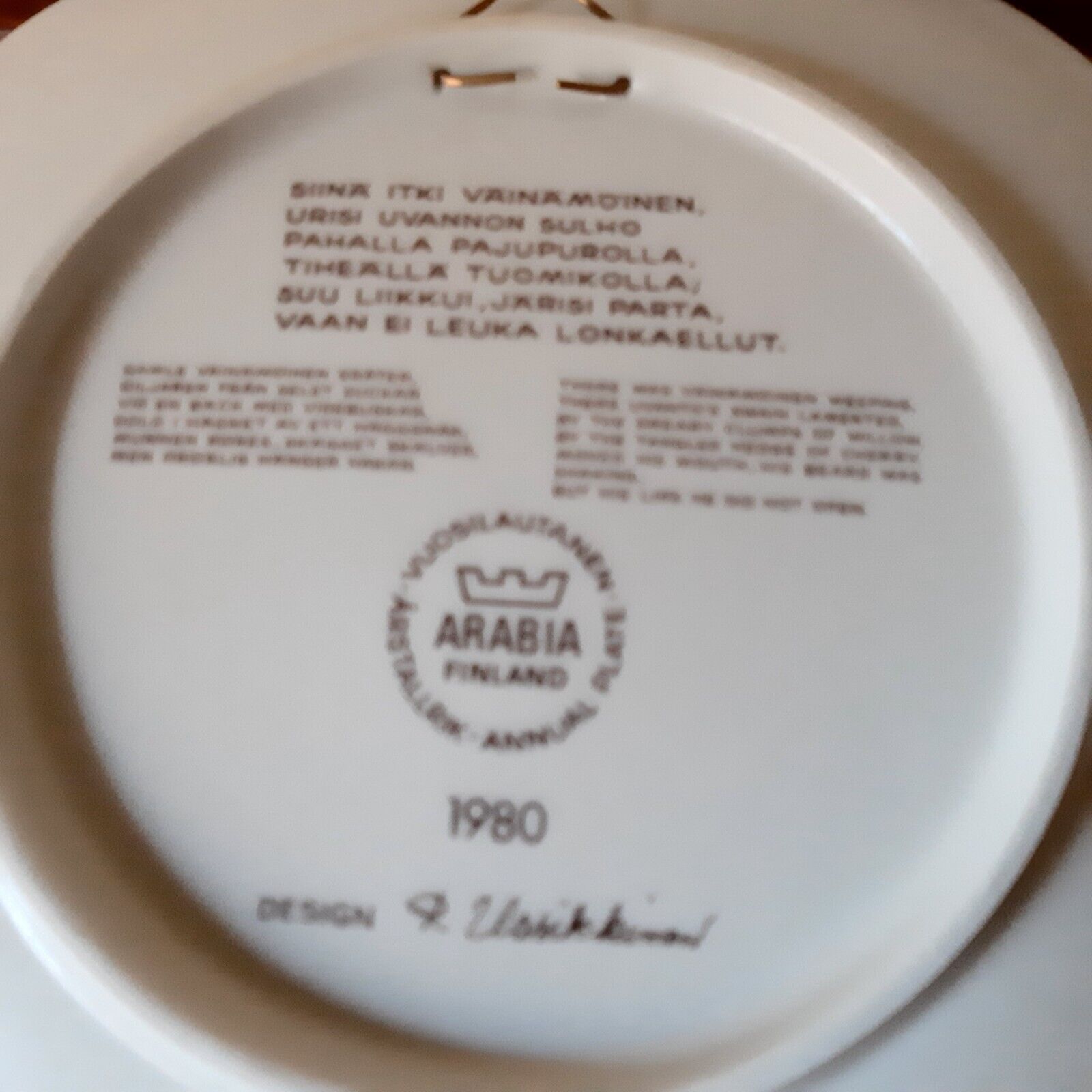 1980 Ceramic Kalevala Annual Plate  Raija Uosikkinen ARABIA Finland Signed