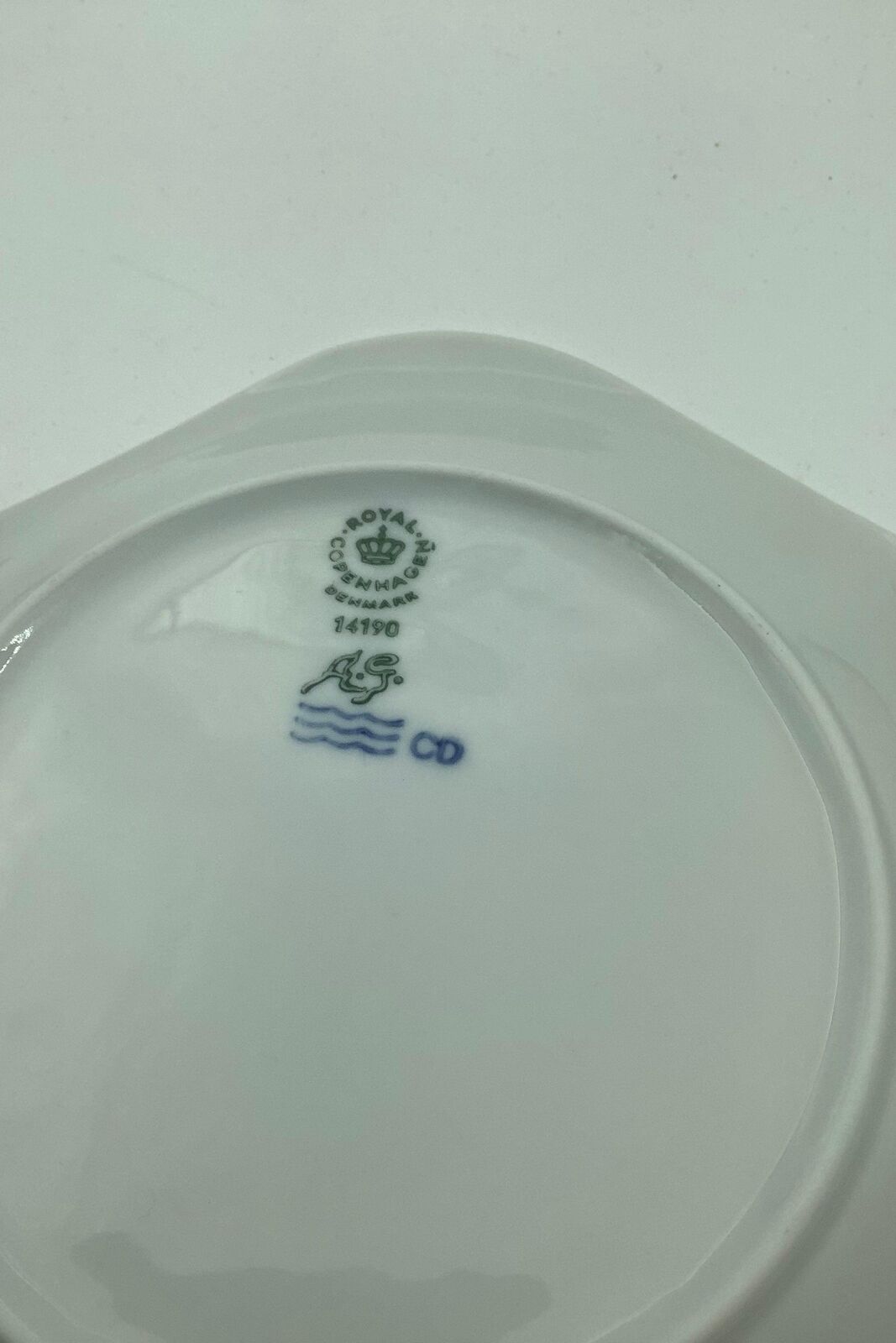 Royal Copenhagen Pink Konkylie Luncheon Plate No 14190(621)