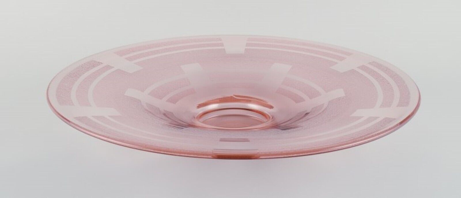 Schneider France Colossal Art Deco pink art glass bowl in a modernist design