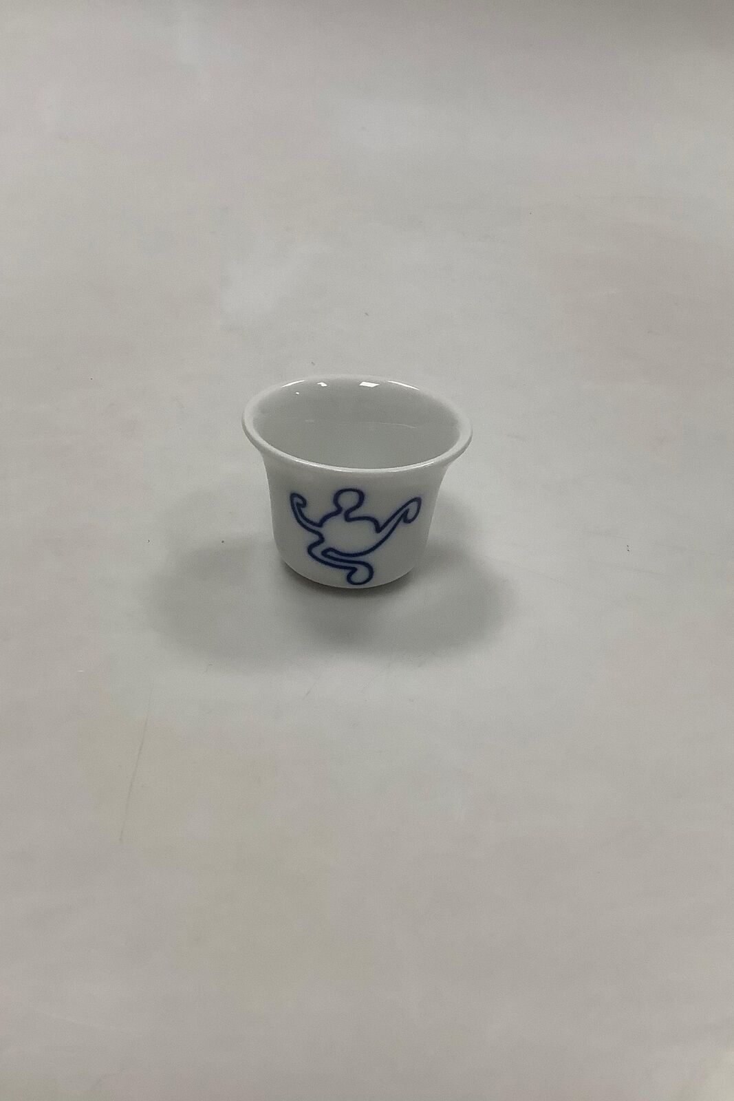 Royal Copenhagen Musica Egg cup No 696