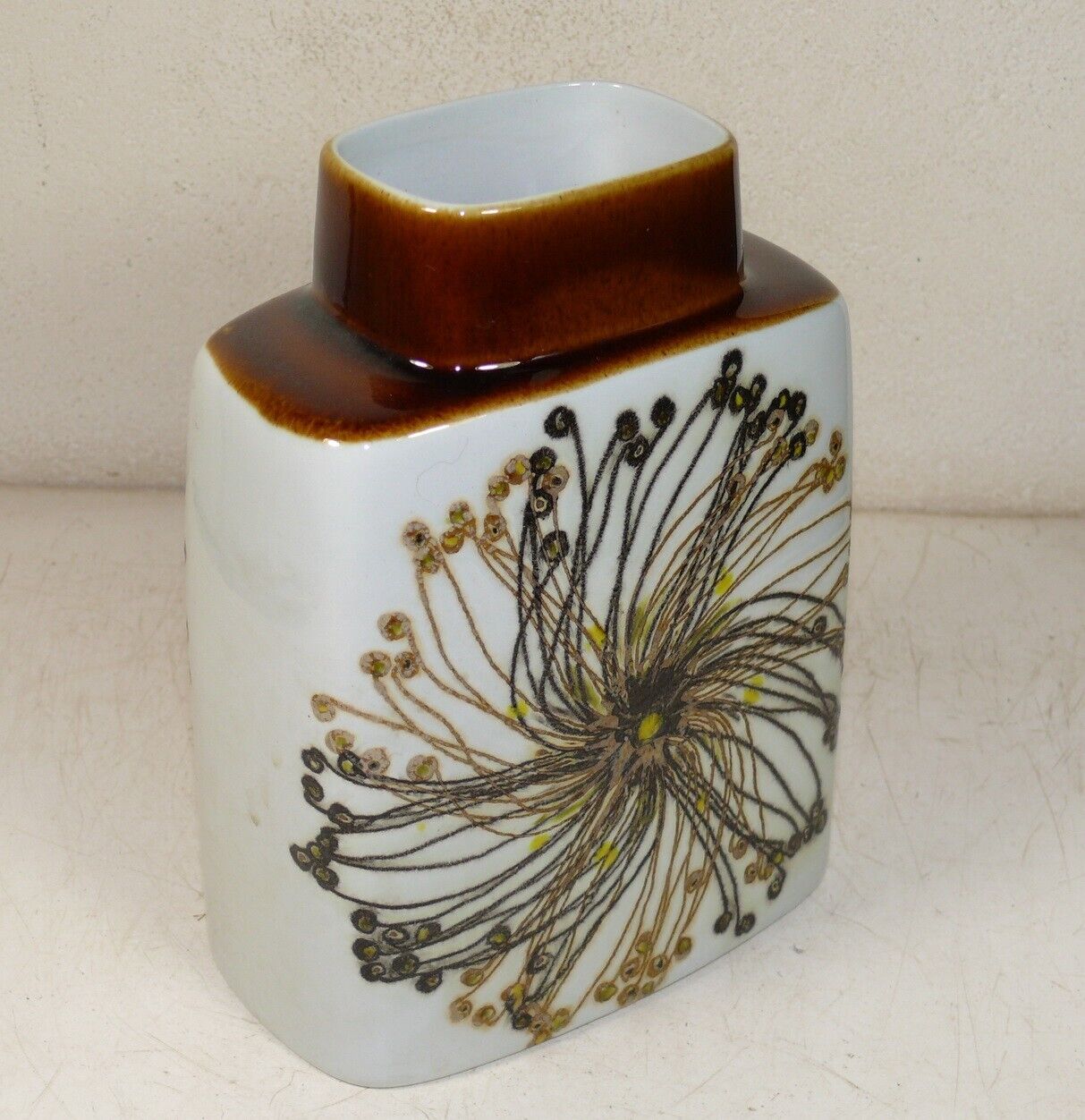 ROYAL COPENHAGEN Ellen Malmer Fajance Vase 635/3121