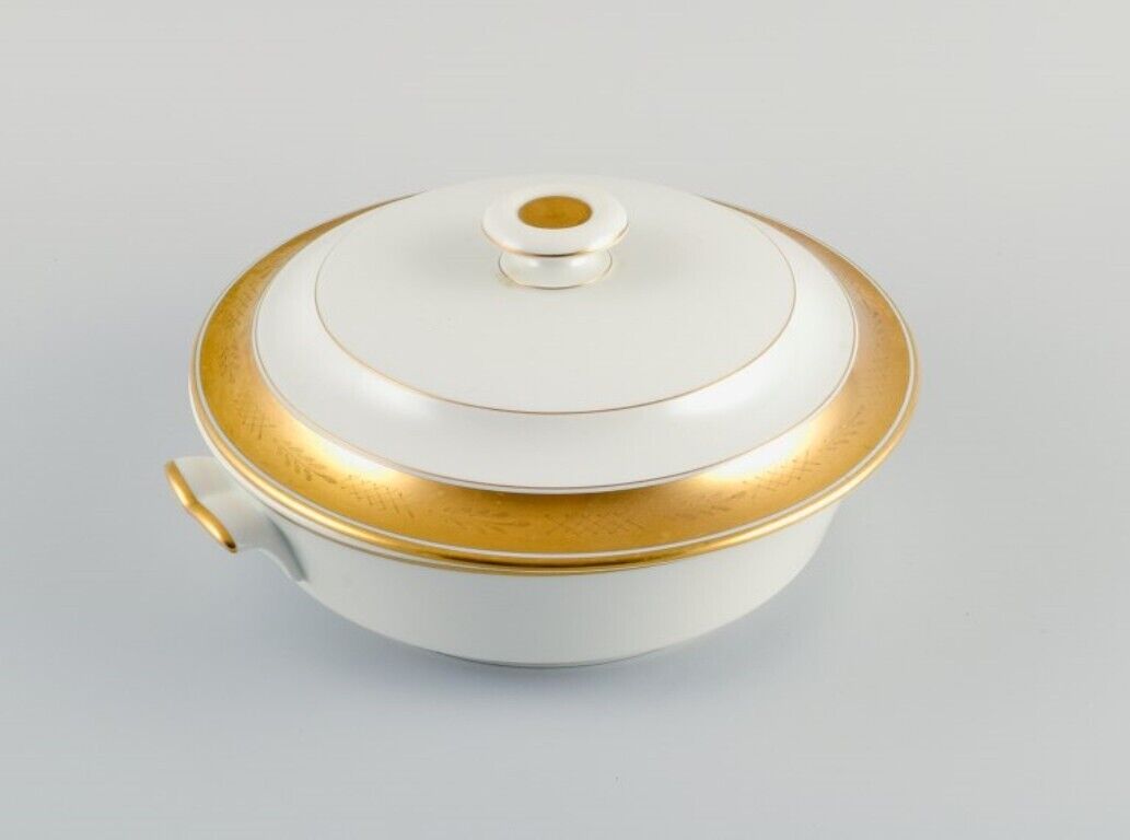 Royal Copenhagen White porcelain lidded tureen with gold rim Dated 1949