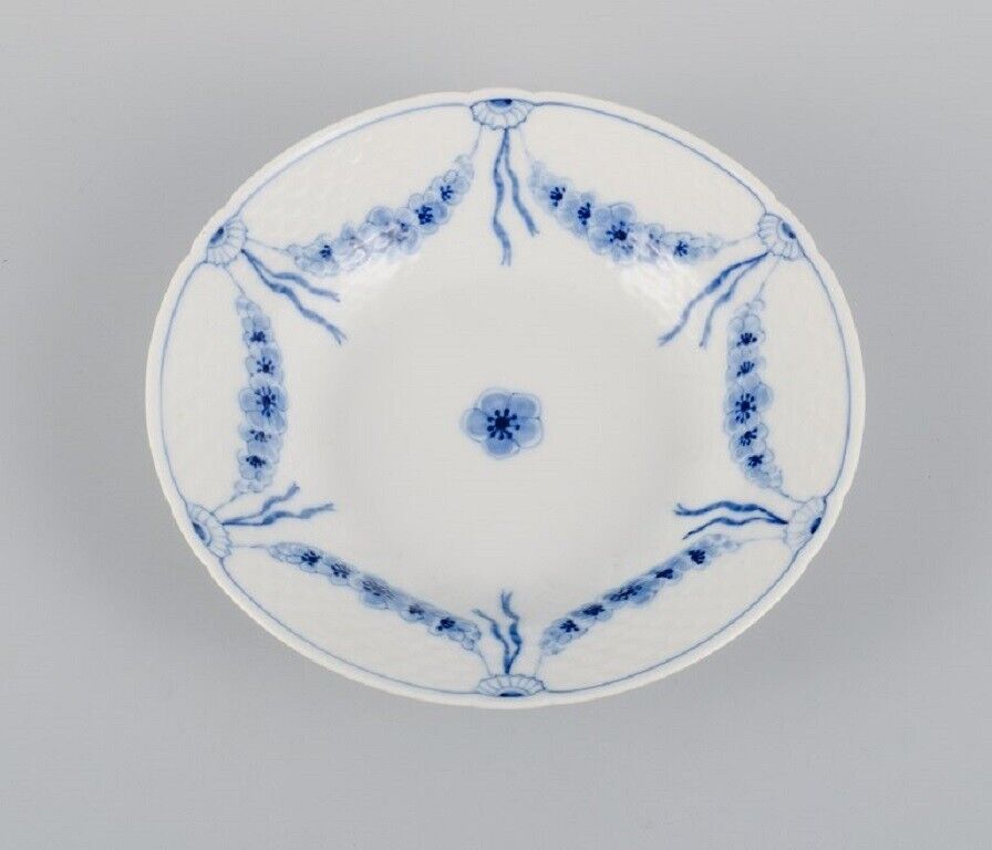 Bing  Grøndahl Three Empire plates in porcelain 1920s