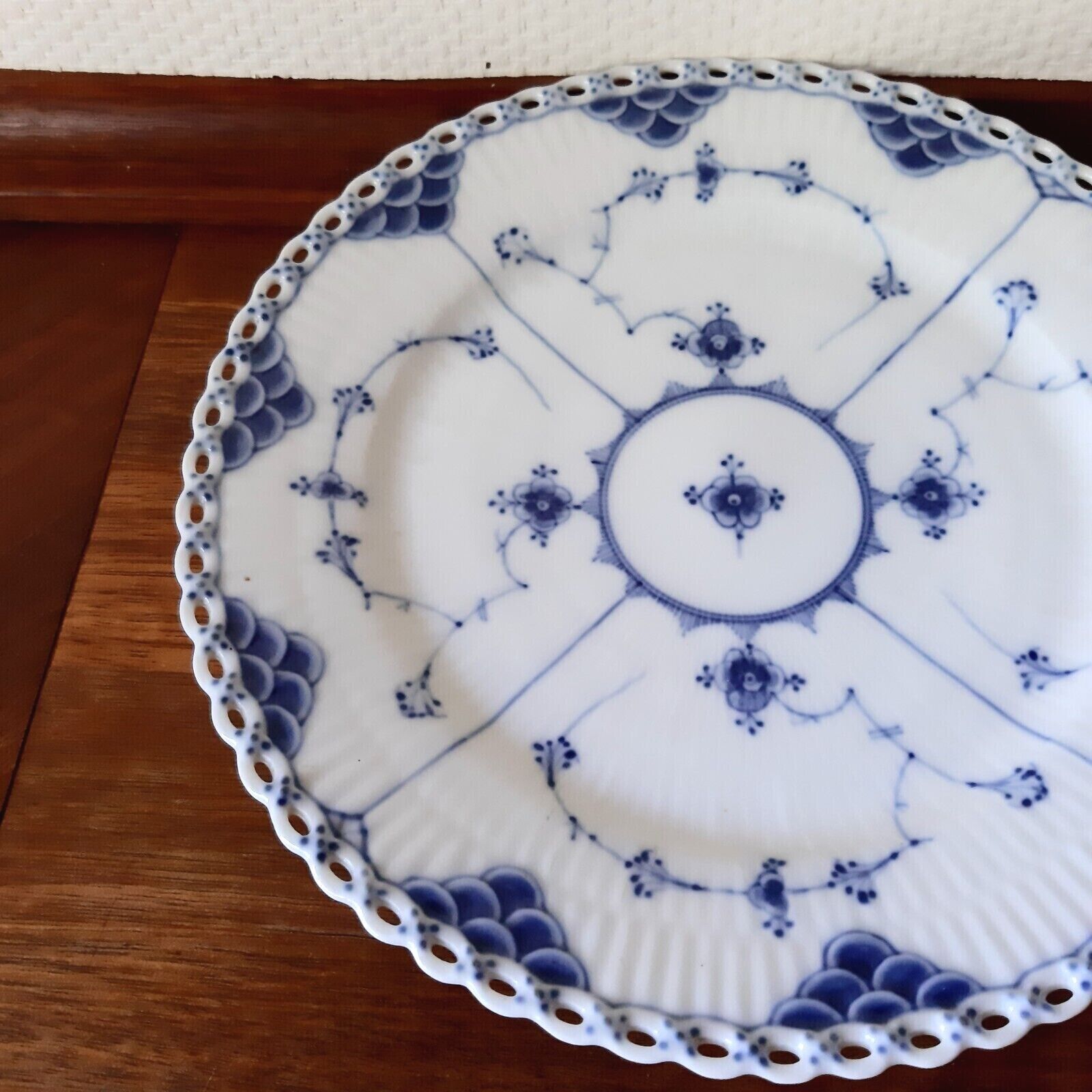 Antique pre-1890 Plate BLUE FLUTED FULL LACE Royal Copenhagen 23 cm