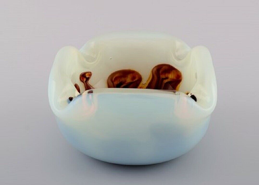 Murano bowl in mouth blown art glass with spiral design Italian design 1960's