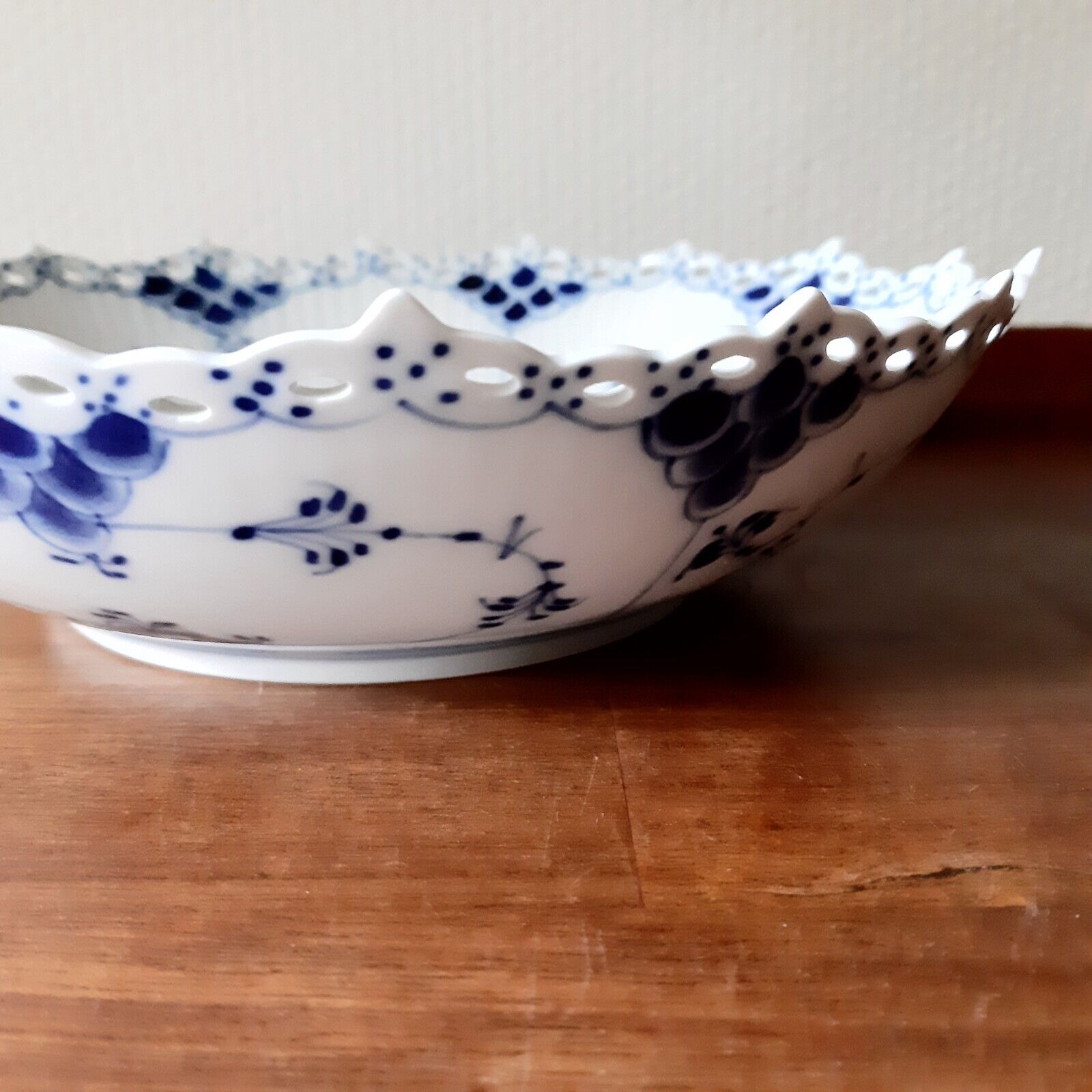 Cake Dish Bowl # 1 - 1018 BLUE FLUTED FULL LACE 21 cm Royal Copenhagen 1965