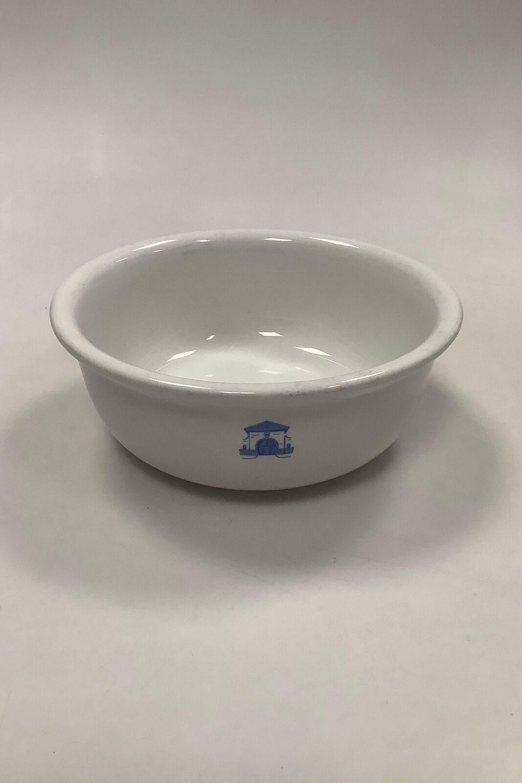 Royal Copenhagen Institution porcelain bowl No 6134