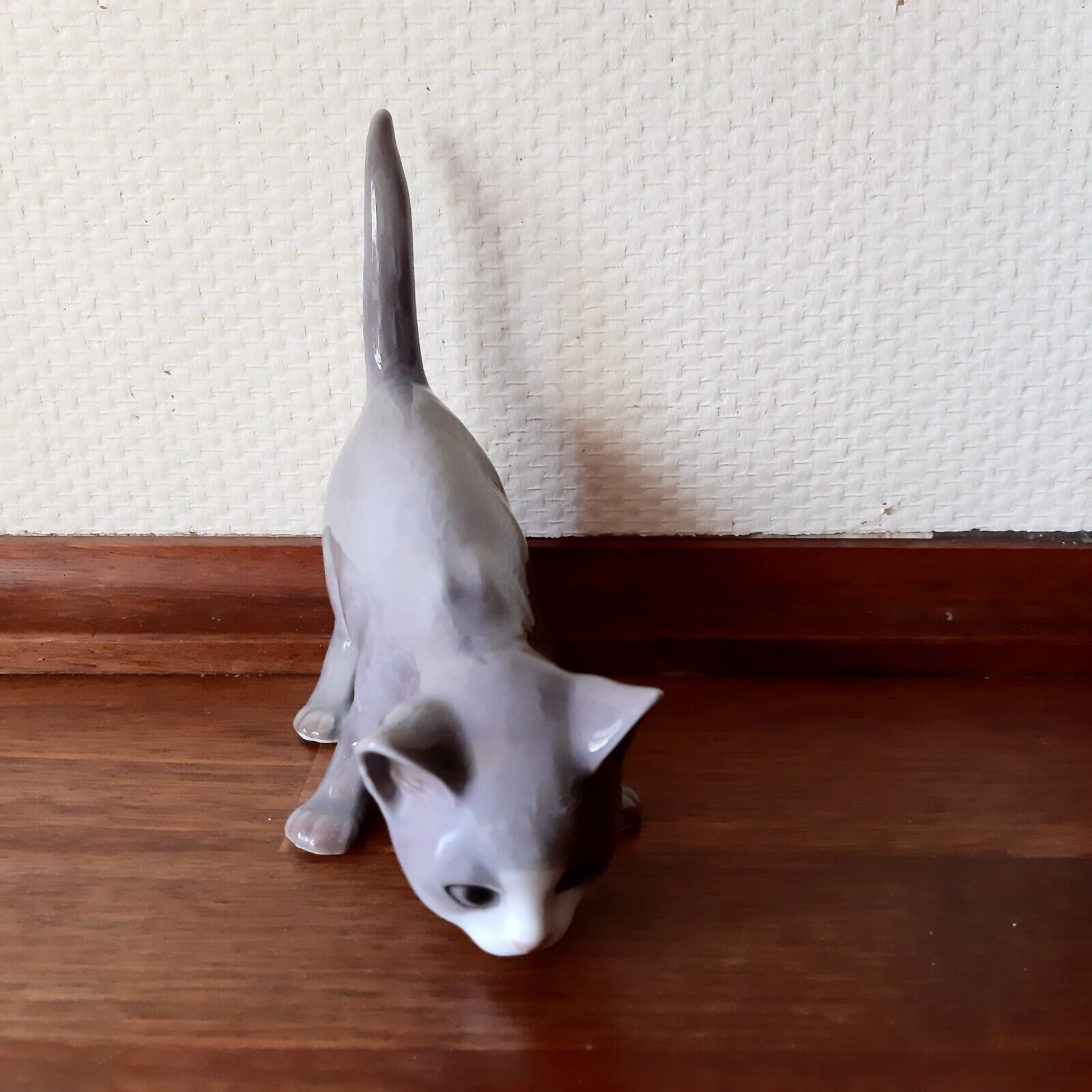 Grey Kitten Tail Up # 517 Royal Copenhagen Fact 2nd & VERY SWEET