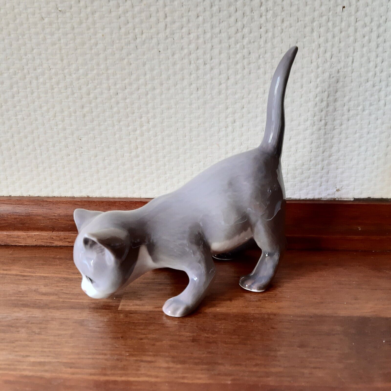 Grey Kitten Tail Up # 517 Royal Copenhagen Fact 2nd & VERY SWEET