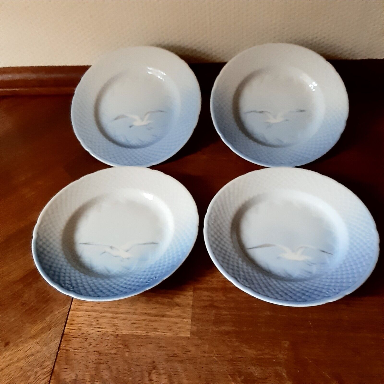 4 x Plates 155 cm SEAGULL no gold # 28A Bing  Grondahl Royal Copenhagen Fact 2