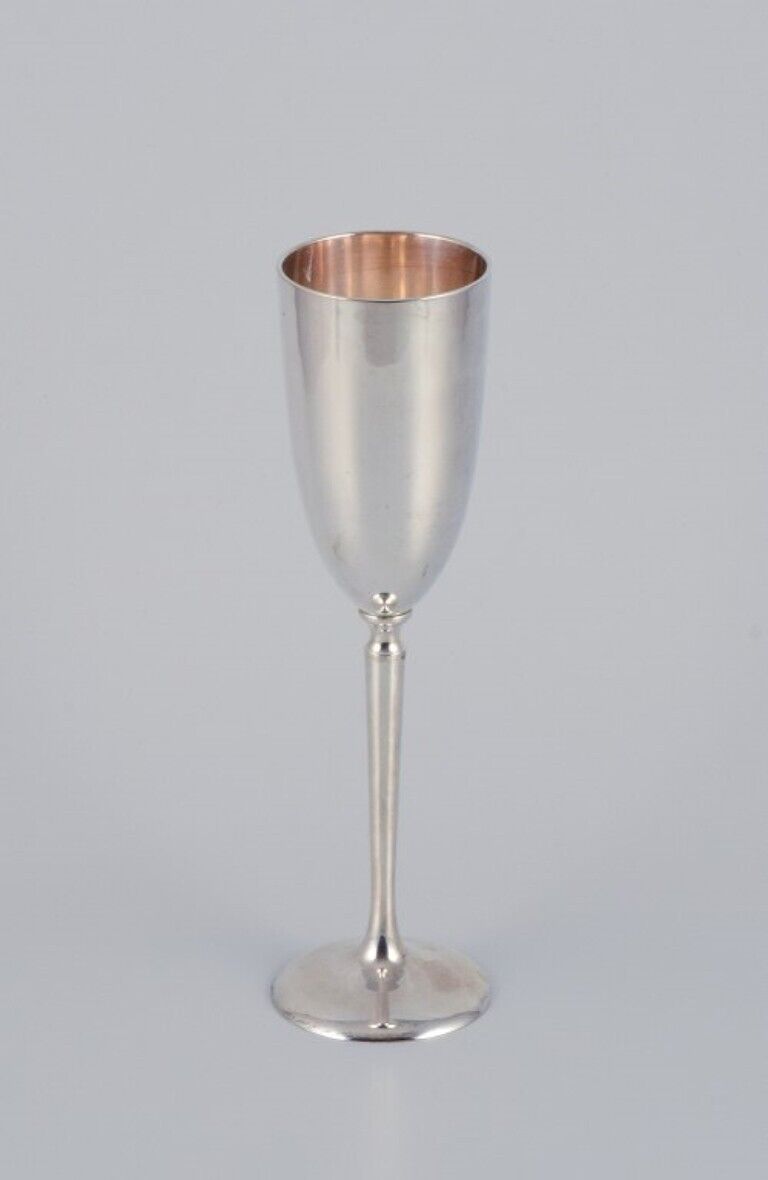 Gunilla Lindahl Scandia PresentTwo large champagne flutes in plated silver