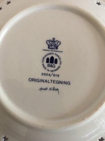 Bing  Grondahl Harald Wiberg Christmas Cake Plate No 3504/616