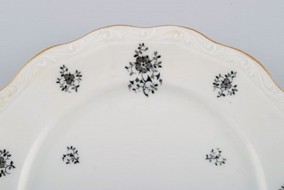 KPM Denmark 11 Rubens lunch plates in porcelain with floral motifs gold edge