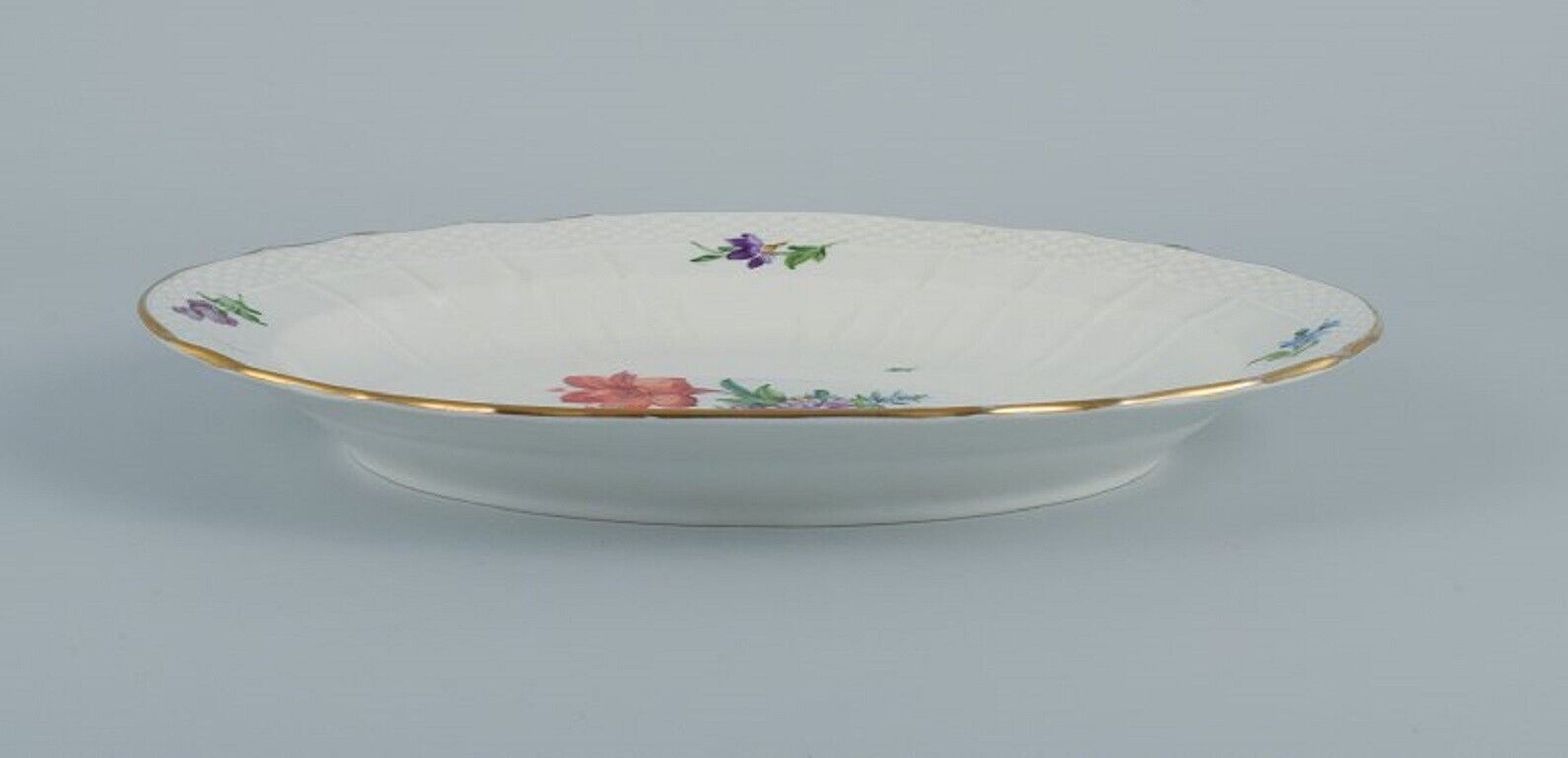 Royal Copenhagen Saxon Flower Oval serving dish in hand-painted porcelain