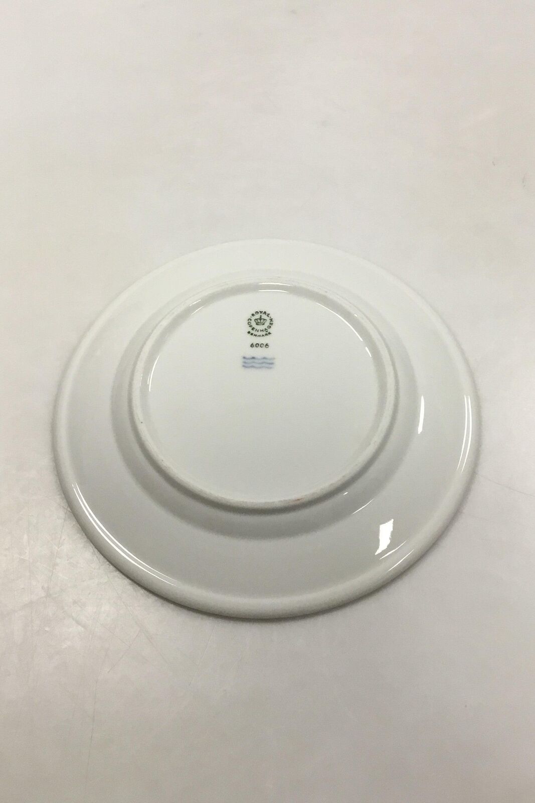 Royal Copenhagen Hotel porcelain decorated with wild plants Cake plate No 6006