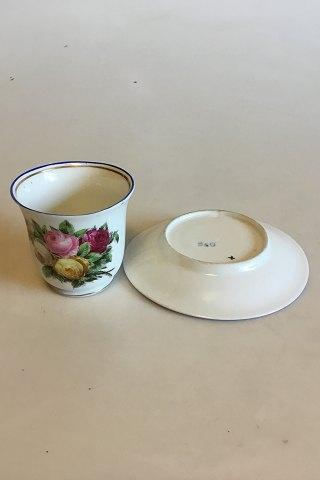 Bing  Grondahl Coffee Cup decorated with roses Fra 1853-1894