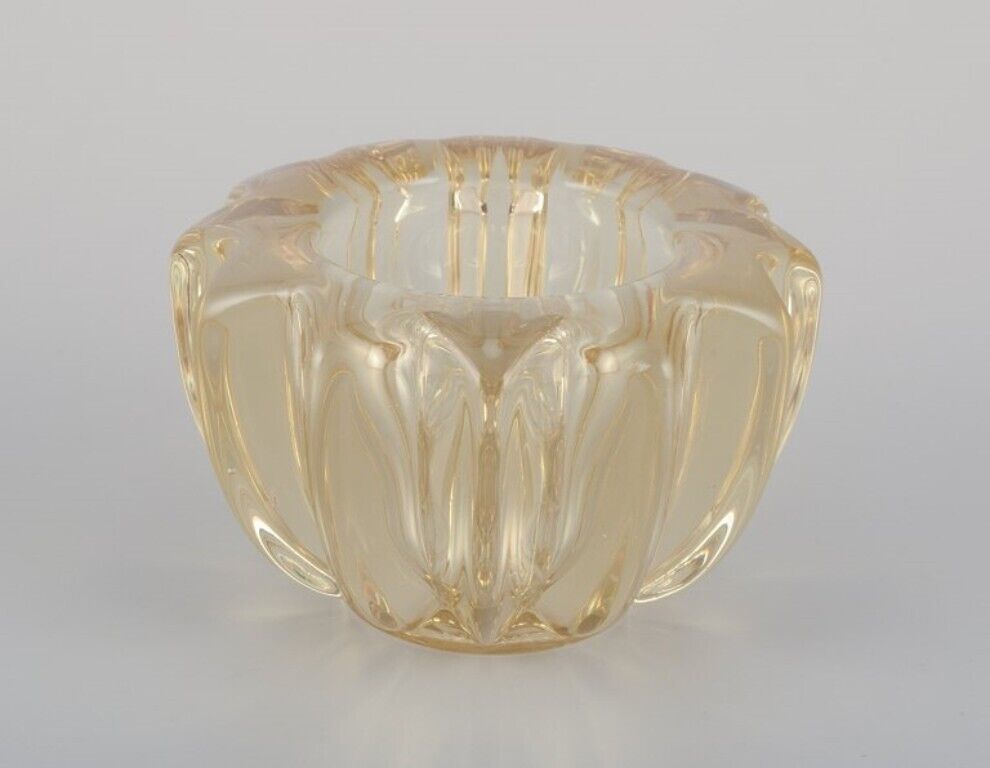 Pierre Gire (1901-1984) aka Pierre d'Avesn Art Deco bowl in yellow art glass