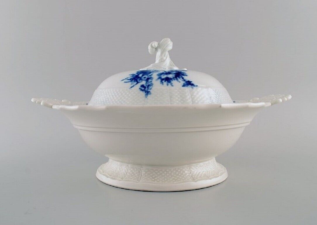 Antique Meissen lidded tureen with handles in hand-painted porcelain