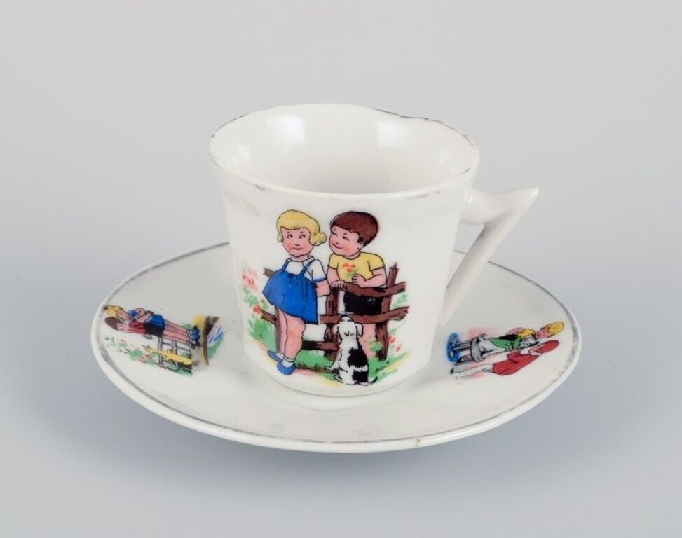 French dolls dinnerware/children's tea set in porcelain Ca 1930s