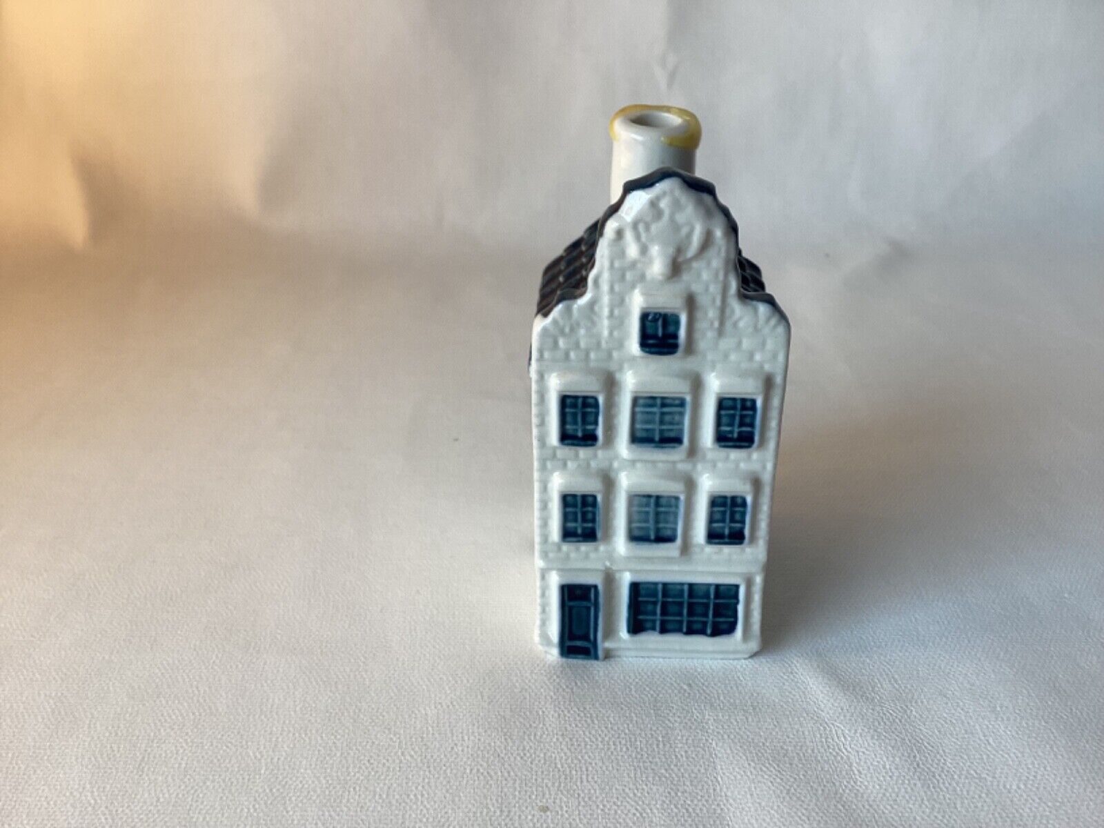 KLM Blue Delft House #72 - Miniature pottery house - Empty Bols