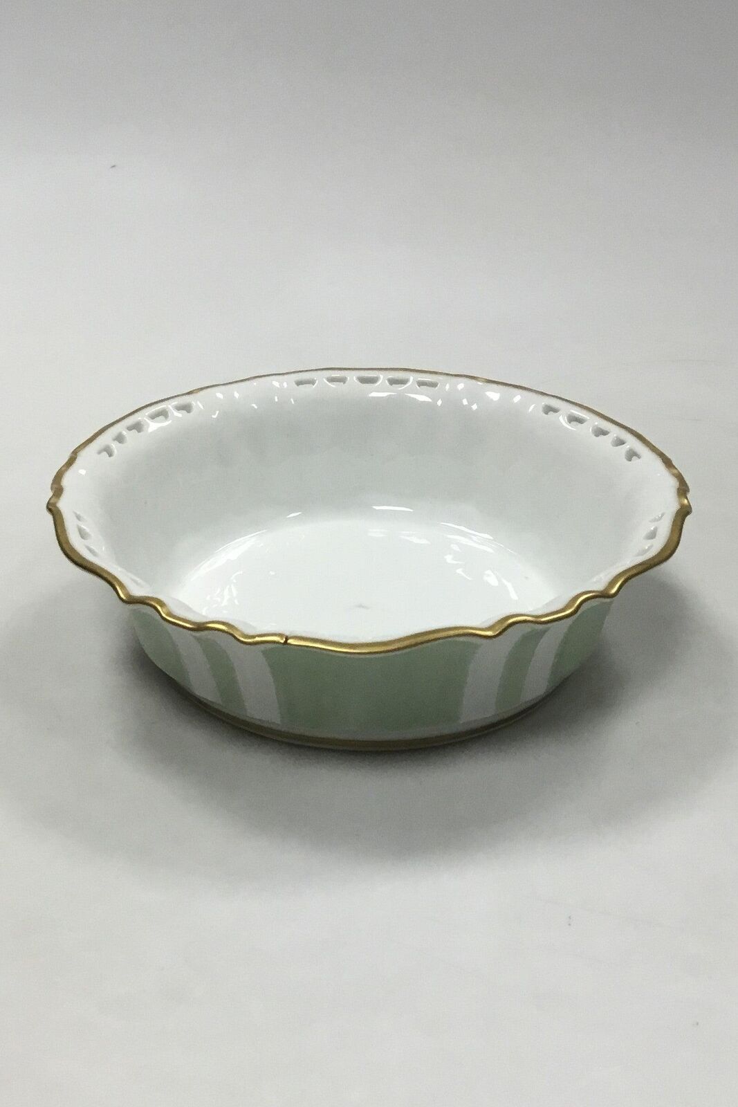 Dahl Jensen Queen pattern with green decoration Bowl