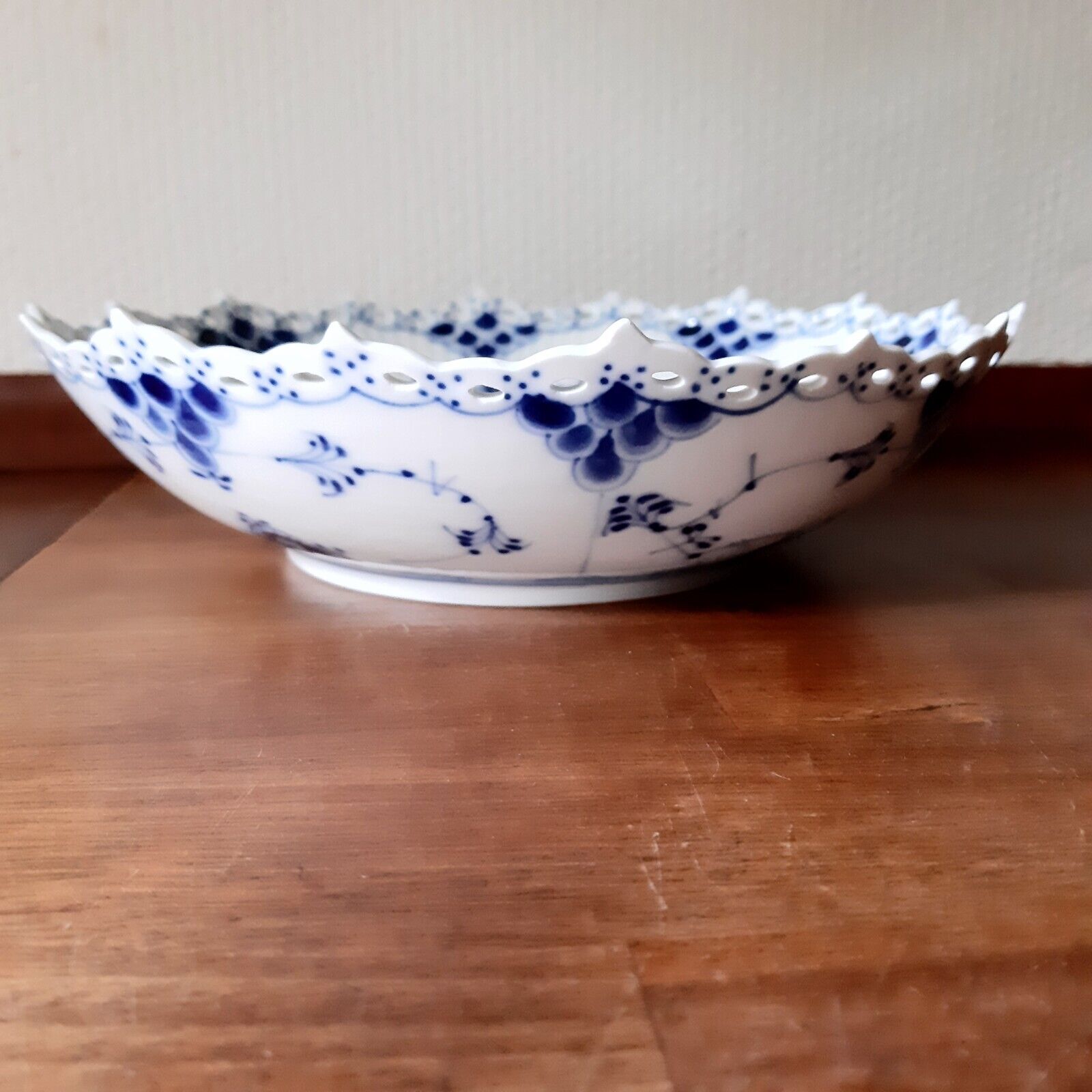 Cake Dish Bowl # 1 - 1018 BLUE FLUTED FULL LACE 21 cm Royal Copenhagen 1965