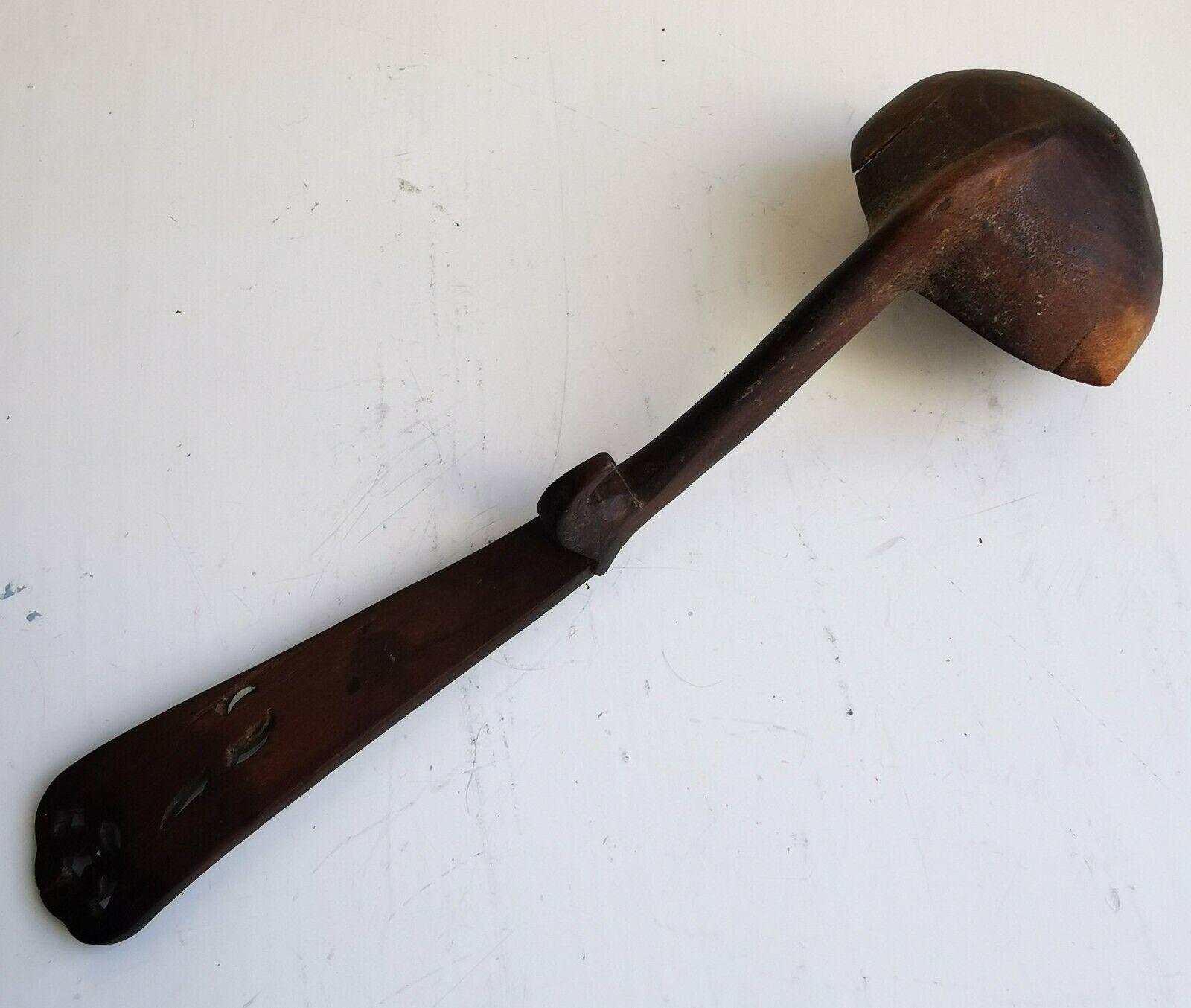 Scandinavian folk art in wood: Beautiful hand-carved spoon with crown from 1831