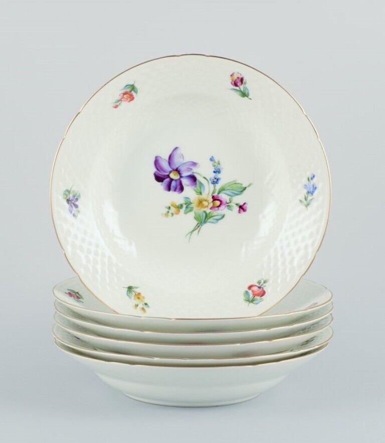 Bing  Grøndahl Saxon Flower set of six deep plates decorated with flowers