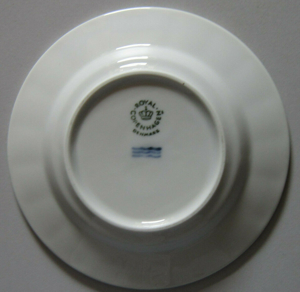 Royal Copenhagen Navy Christmas Plate - Ashtray Porcelain 1985 12 cm Barracks