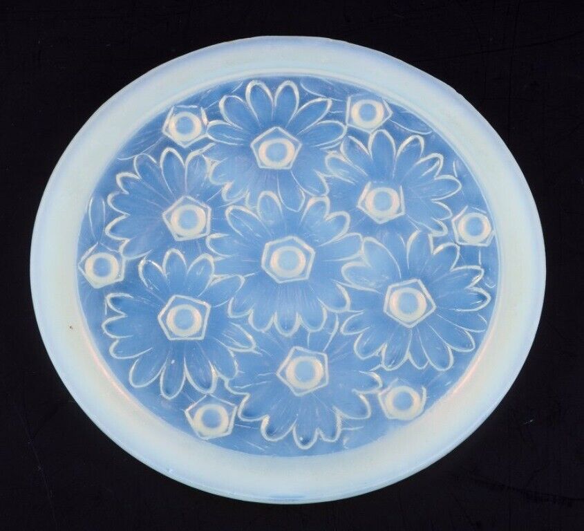 Sabino France Dish in art glass with relief flower motifs Art Deco style