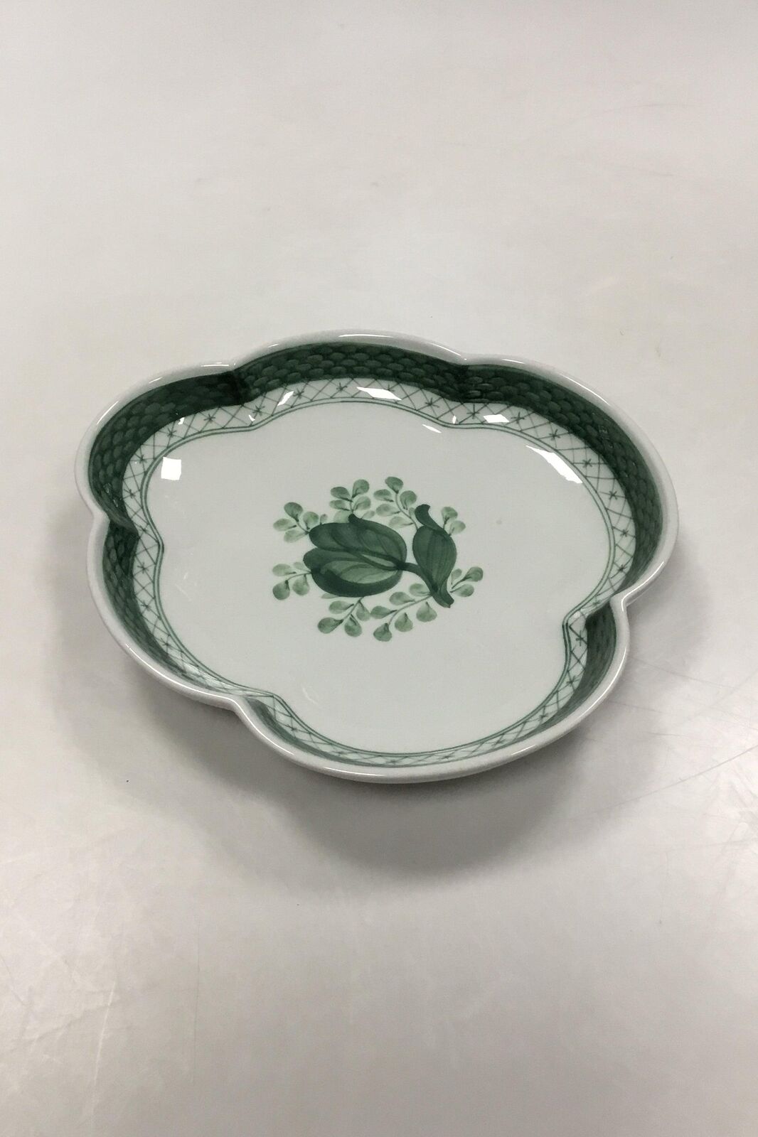 Royal Copenhagen Green Tranquebar Leaf-shaped dish No 924