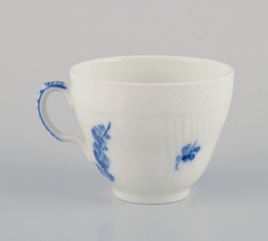 Royal Copenhagen Blue Flower Curved Six coffee cups with saucers in porcelain