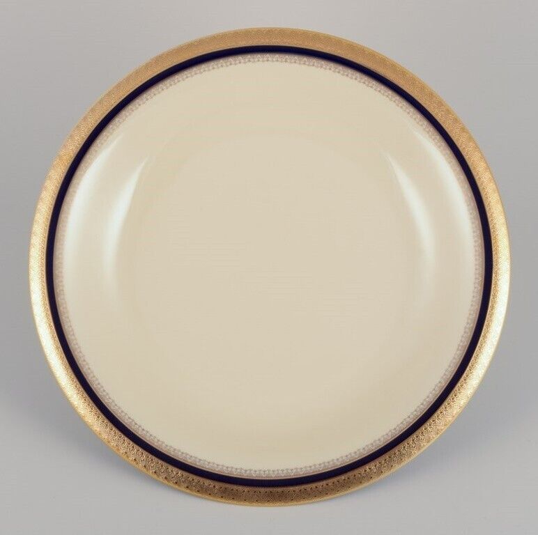 Hutschenreuther Germany Round serving platter from the "Margarete" series