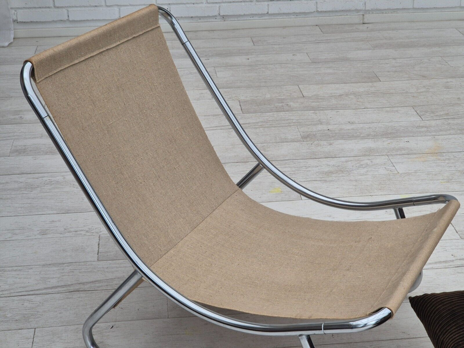 1970s British design by Peter Hoyte "Sling" lounge chair corduroy original