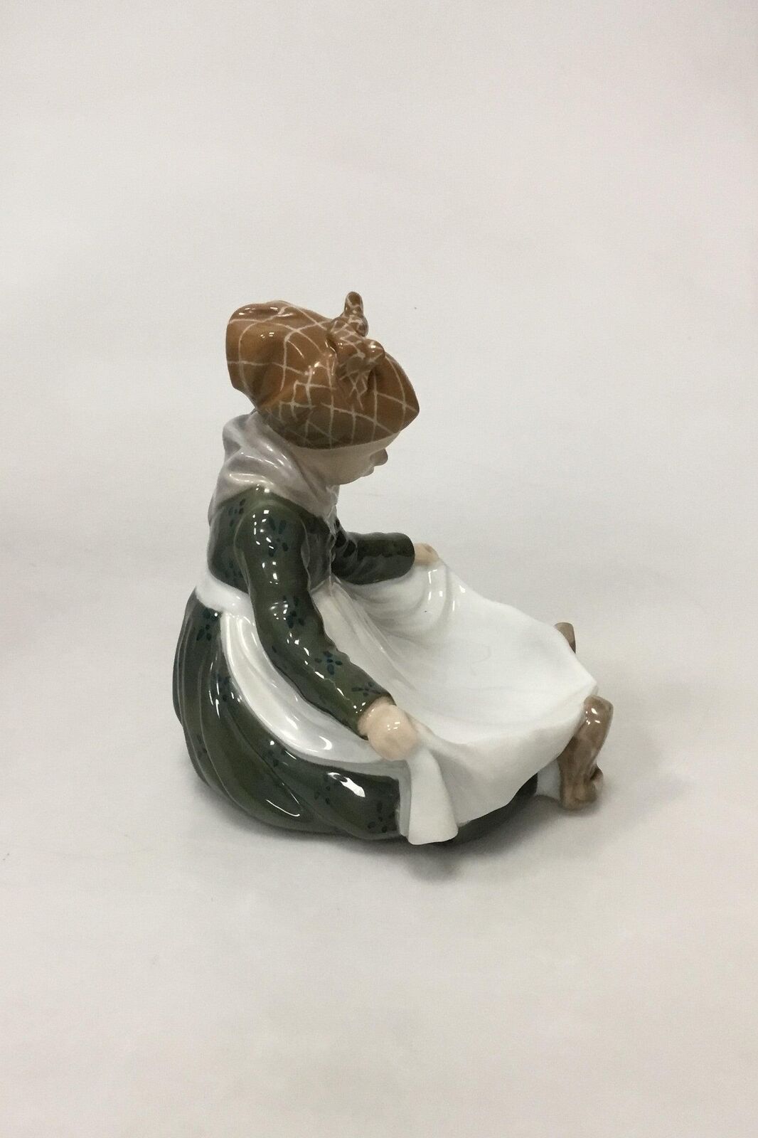 Royal Copenhagen Figurine Fano Girl No 1315