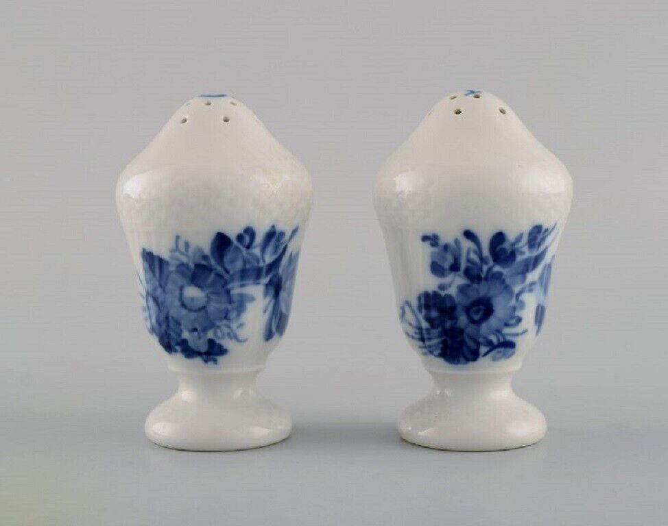 Royal Copenhagen Blue Flower Curved salt and pepper shaker