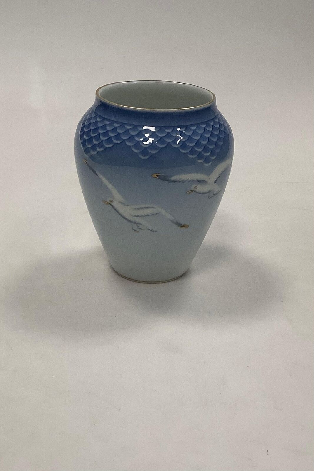 Bing and Grondahl Seagull with Gold Vase No 681