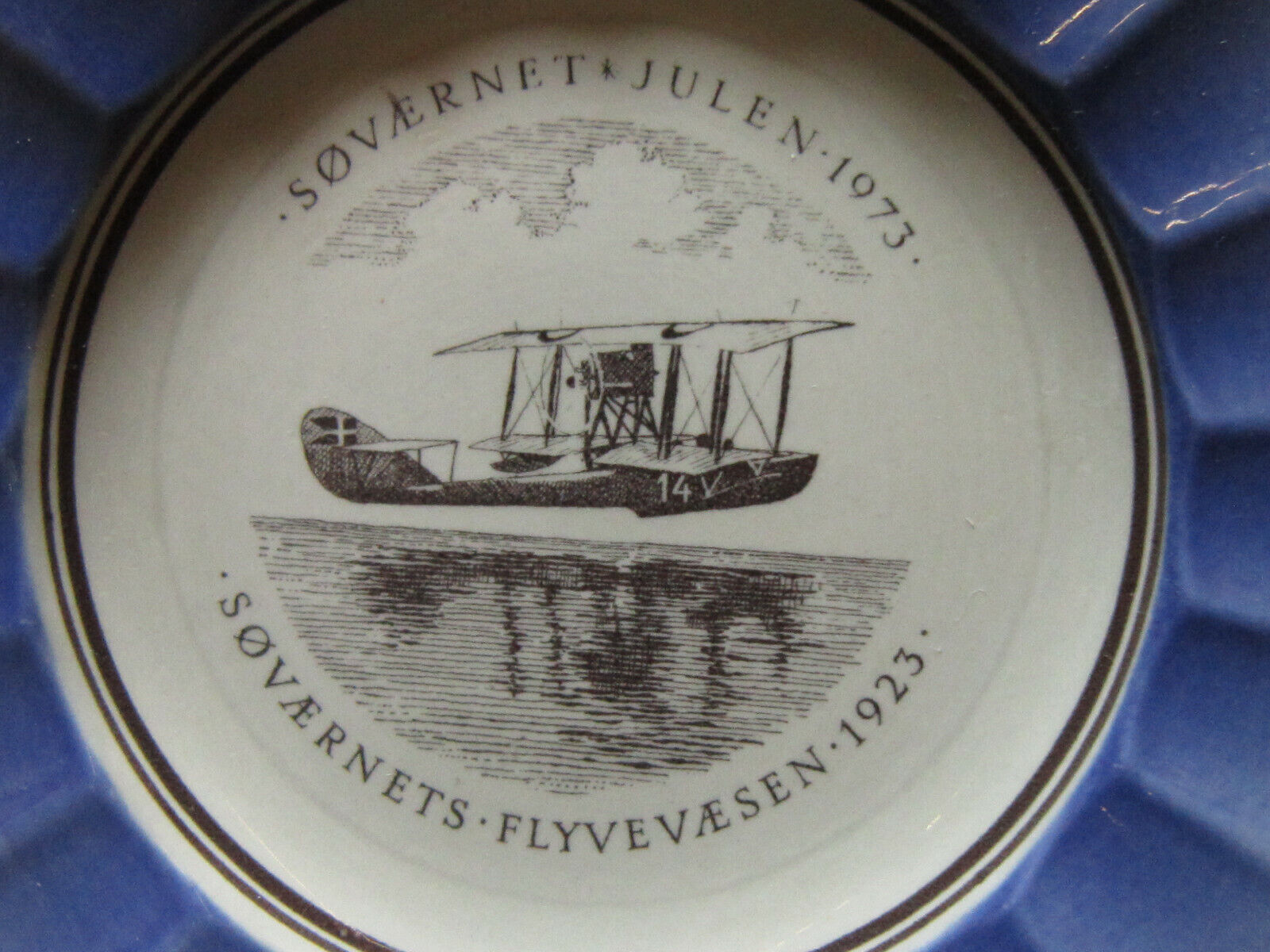 Royal Copenhagen Navy Christmas Plate 1973  diameter 65 inch 16 cm