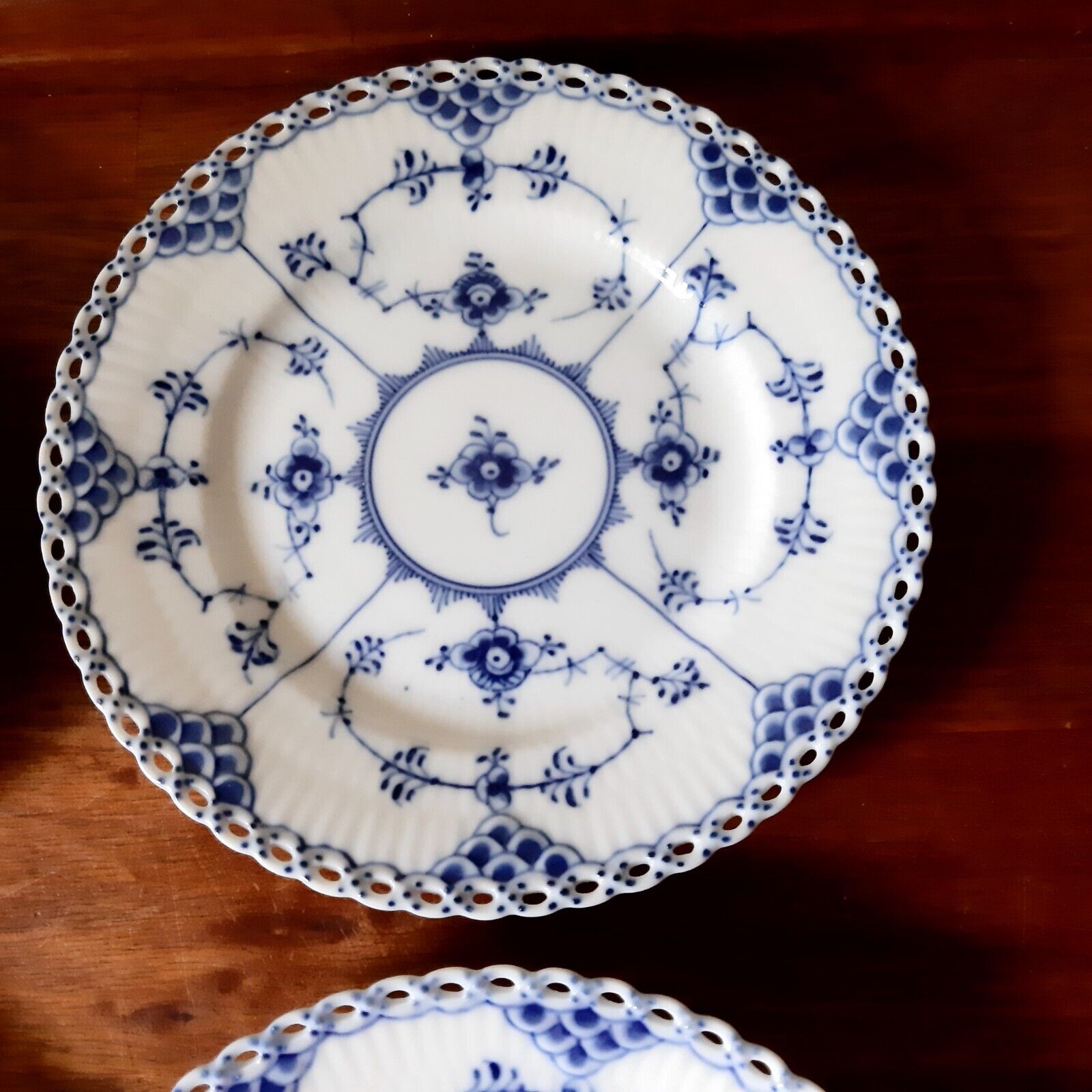 4 Old Plates 15 cm BLUE FLUTED FULL LACE # 1-1088 Royal Copenhagen 1937