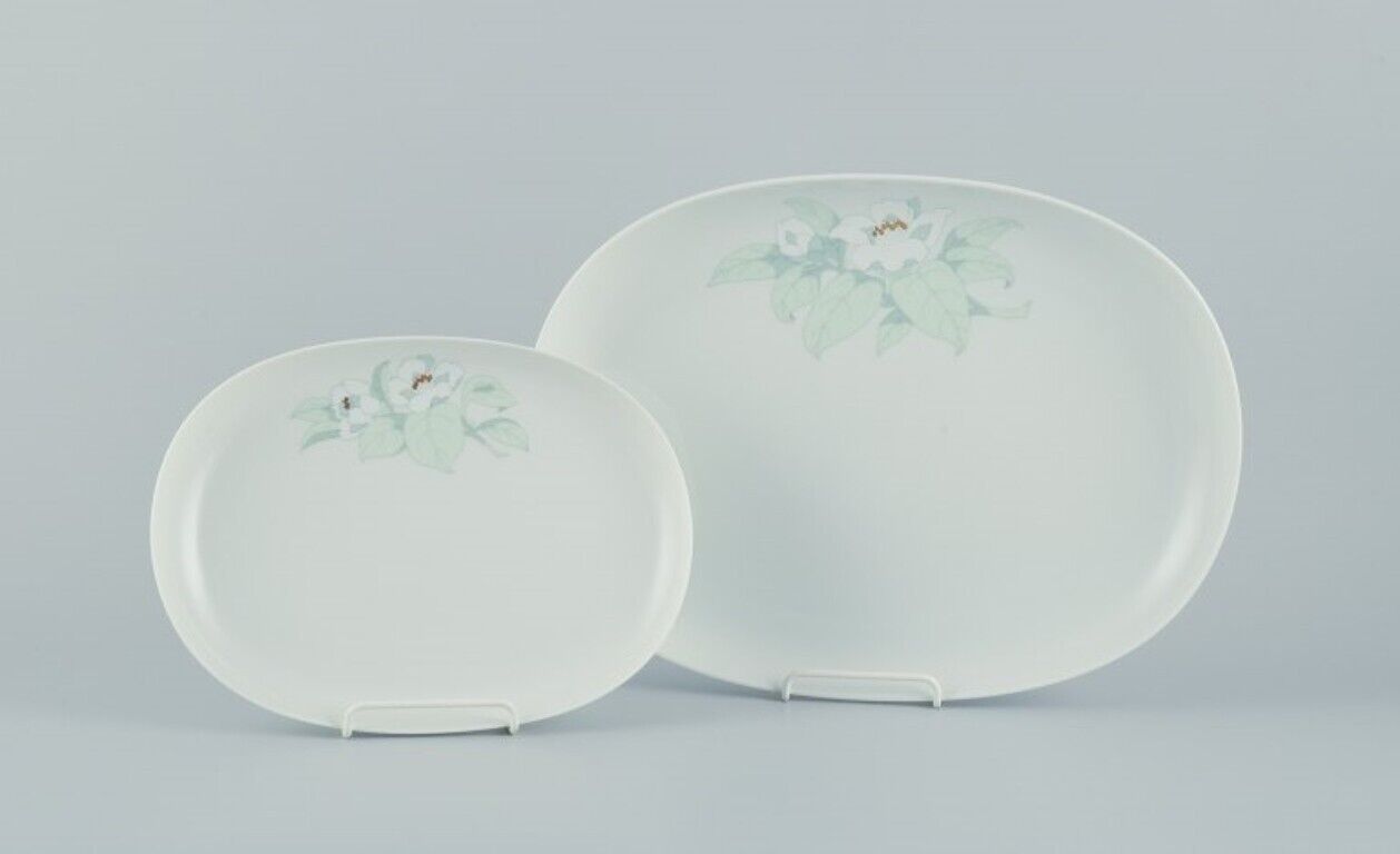 Tapio Wirkkala for Rosenthal Studio-linie Two oval dishes with a flower motif