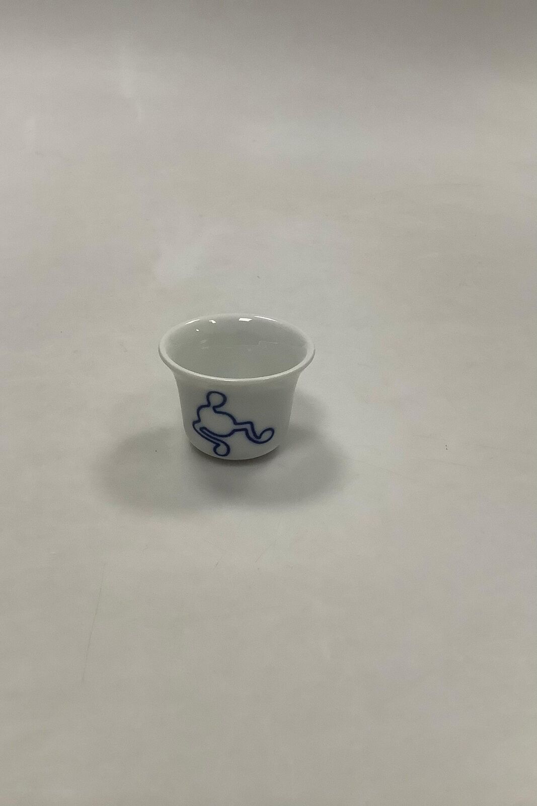 Royal Copenhagen Musica Egg cup No 696