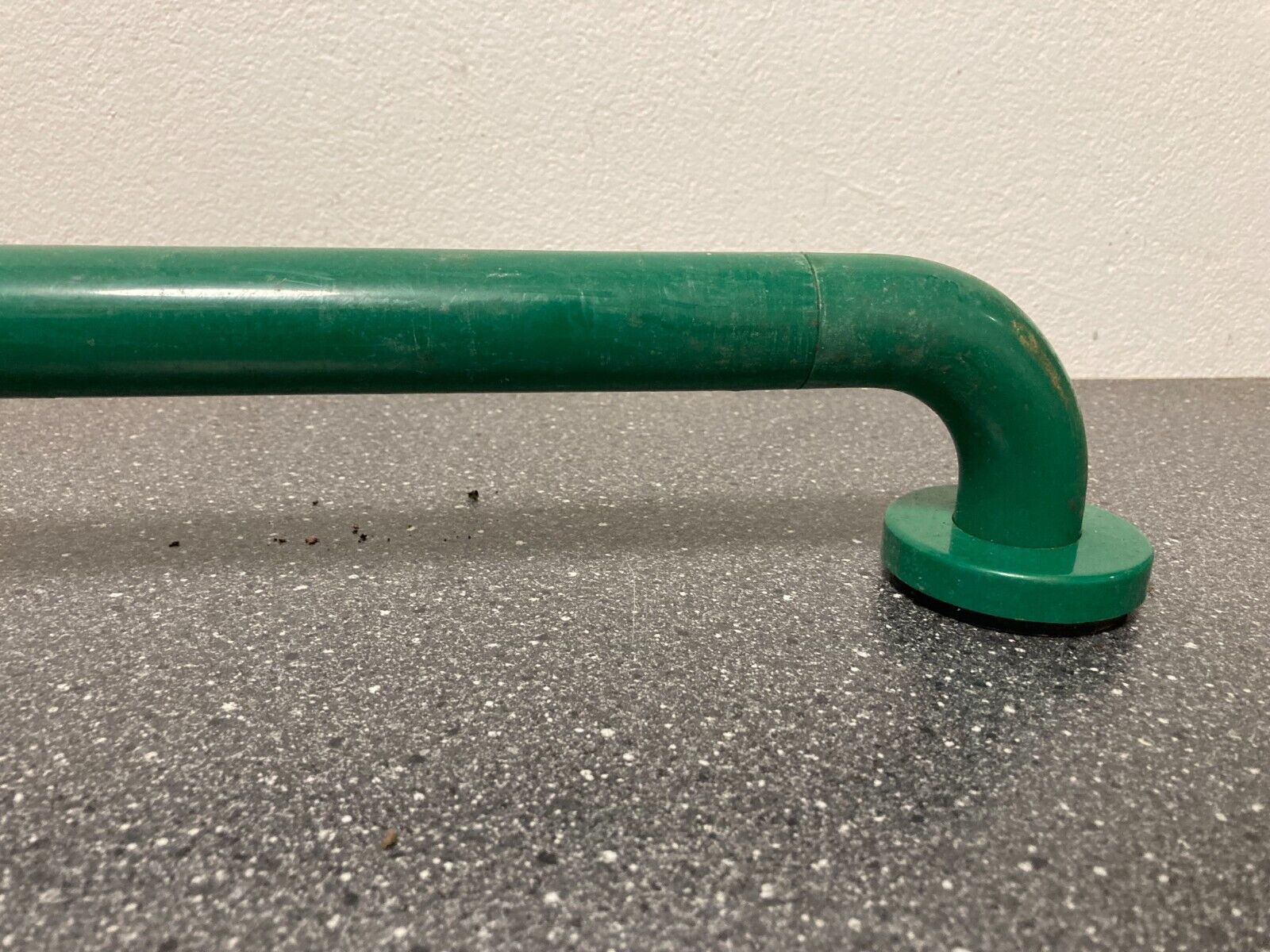 Authentic 1980s HEWI Vibrant Green Towel Rail Rack German Post-Modern Design