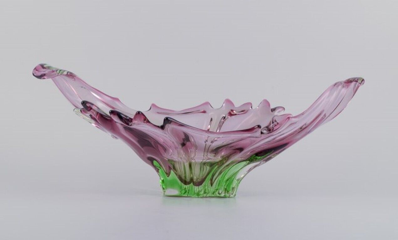 Murano Italy colossal waved bowl in green and purple art glass 1970s