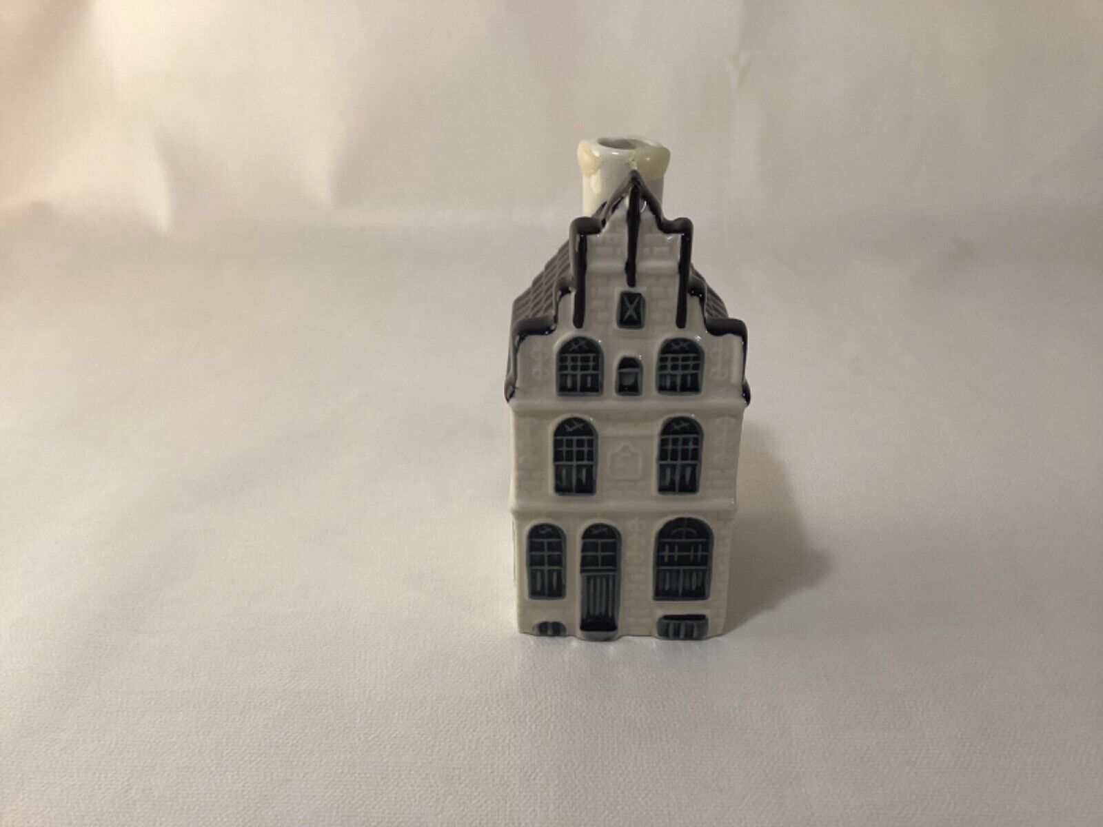 KLM Blue Delft House #22 - Miniature pottery house - Empty Bols