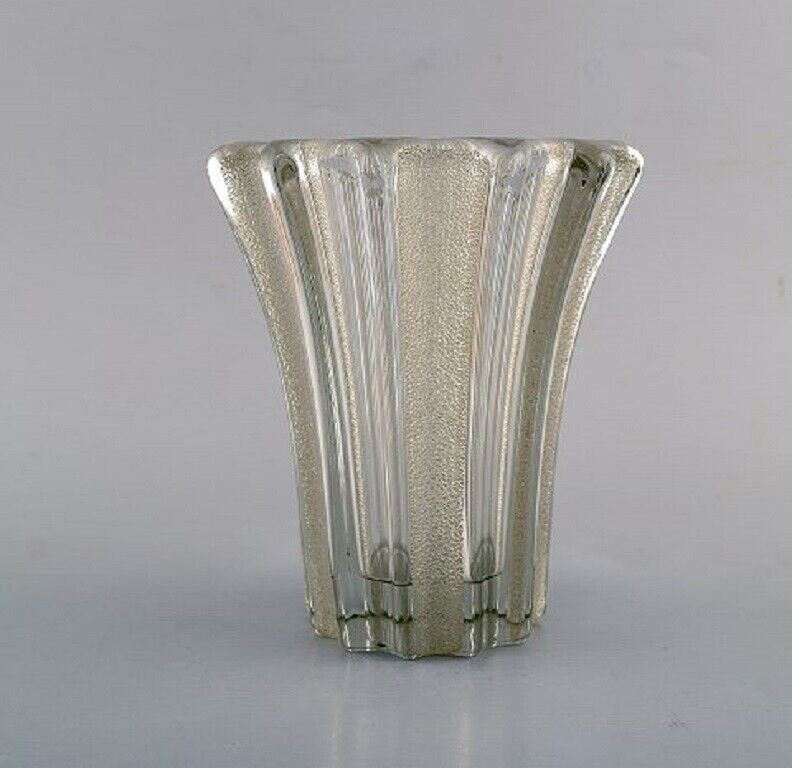 Pierre Gire (1901-1984) aka Pierre d'Avesn Art Deco vase in clear art glass