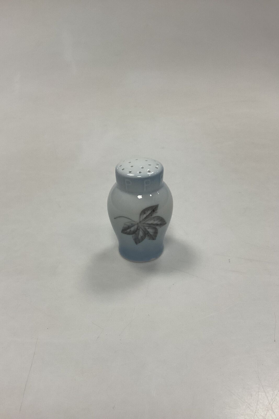 Bing and Grondahl Falling Leaves Pepper Shaker No 52 B