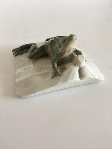 Royal Copenhagen Art Nouveau Frog Paperweight No 881