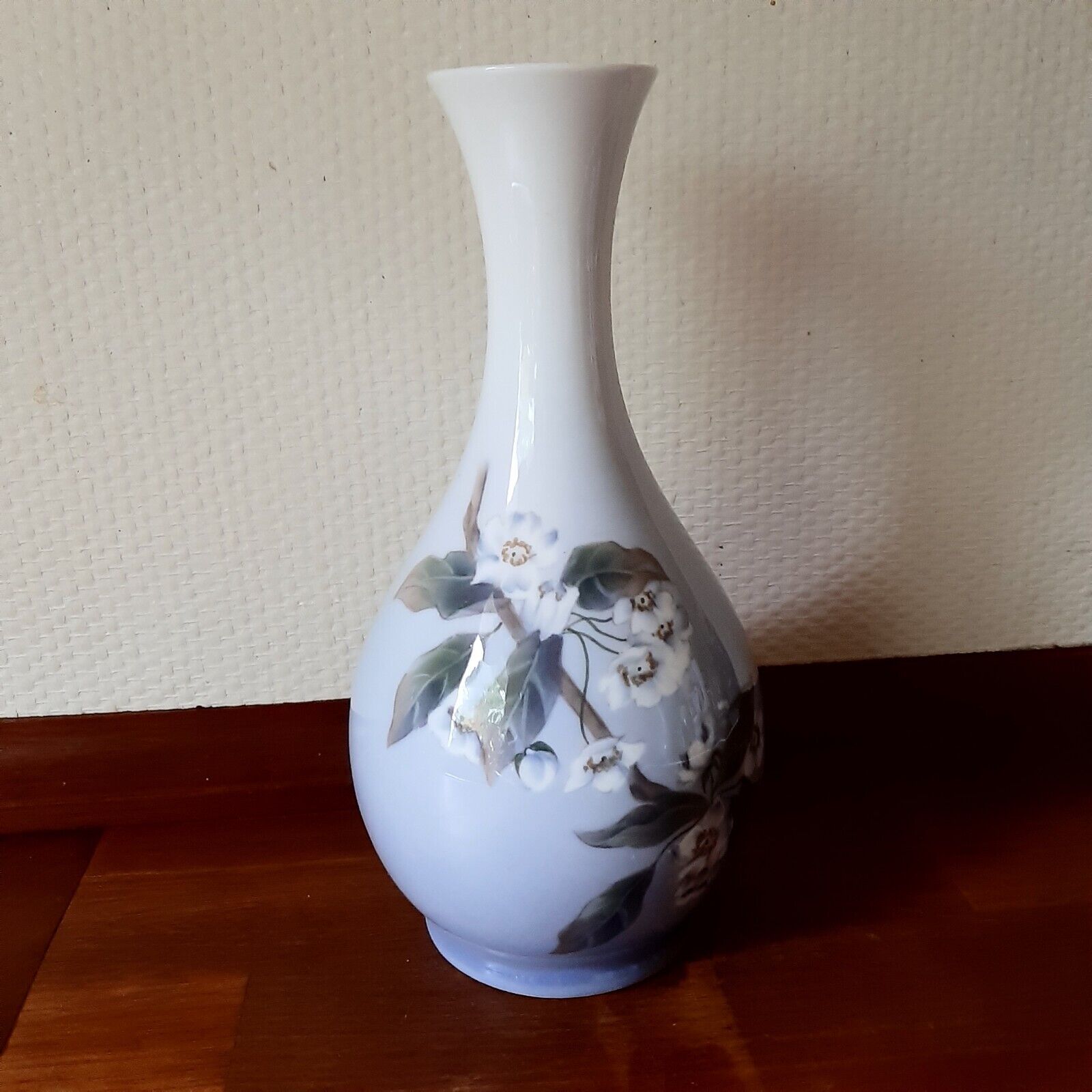 Sweet Vase with Flower decor # 863-51 Royal Copenhagen 1960 Fact 2