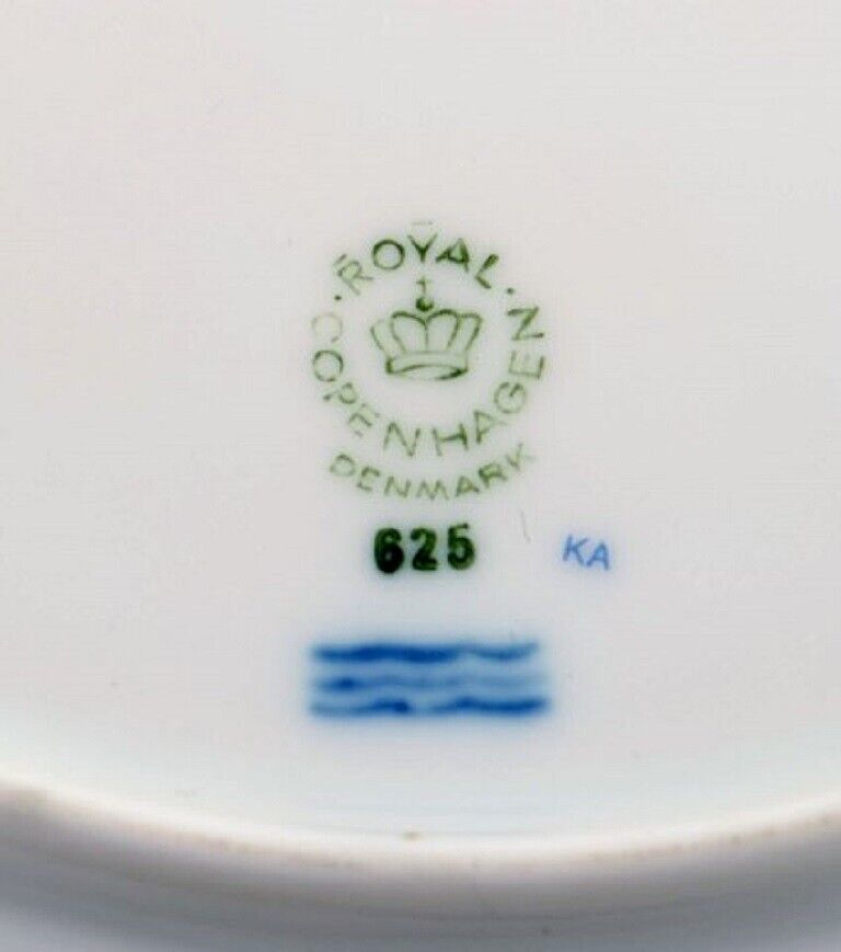 Royal Copenhagen "Magnolia" dinner plate 10 pieces in stock Late 20th c