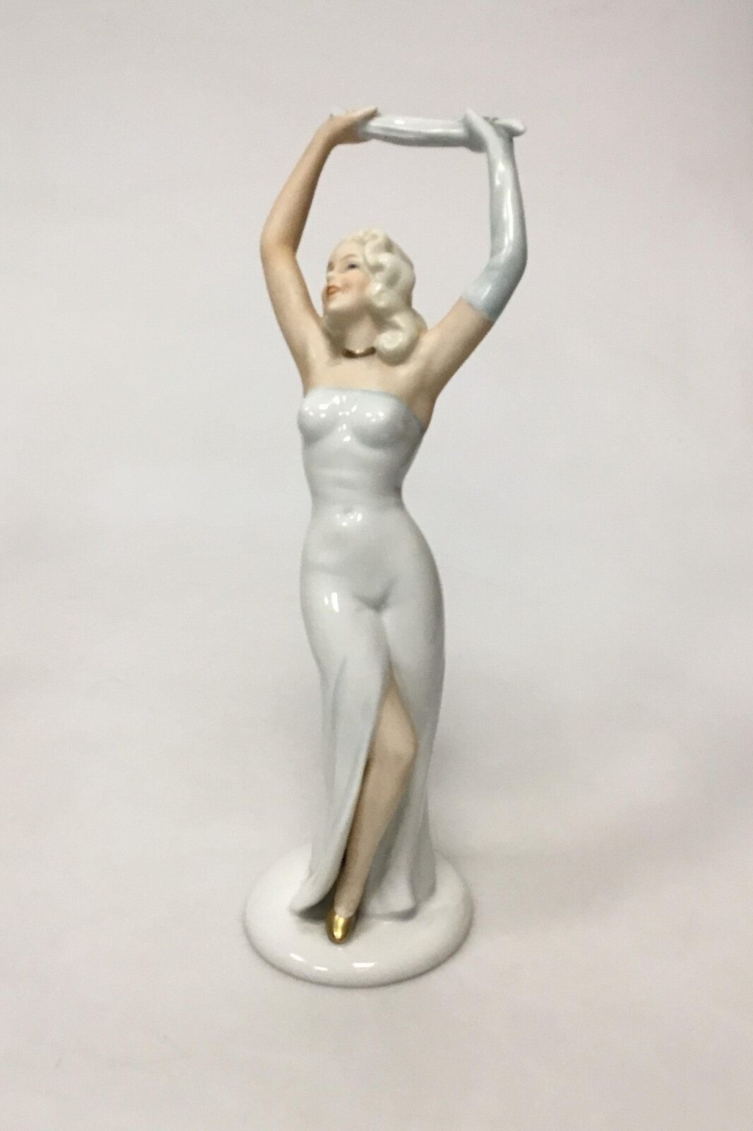 Heinz Schaubach (1886-1970) - Unterweißbach Porcelain Figurine- Revuegirl No